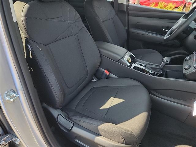 Photo of 2025 Shimmering Silver Hyundai TUCSON