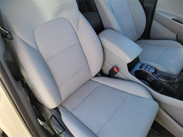 Photo of 2021 Stellar Silver Hyundai TUCSON