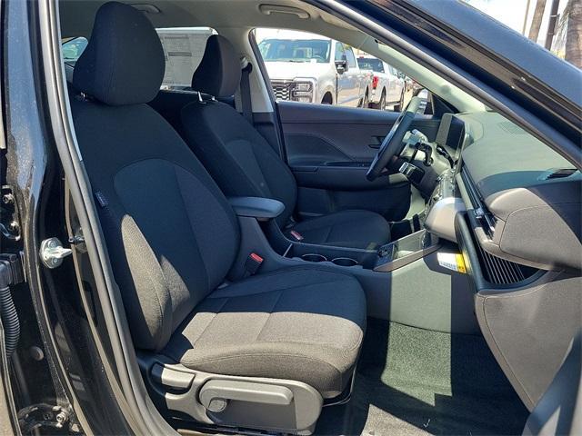 Photo of 2025 Abyss Black Pearl Hyundai KONA