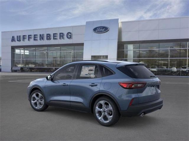 Photo of 2025 Blue Metallic Ford Escape