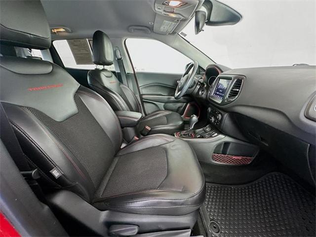 Photo of 2018 Redline Pearlcoat Jeep Compass