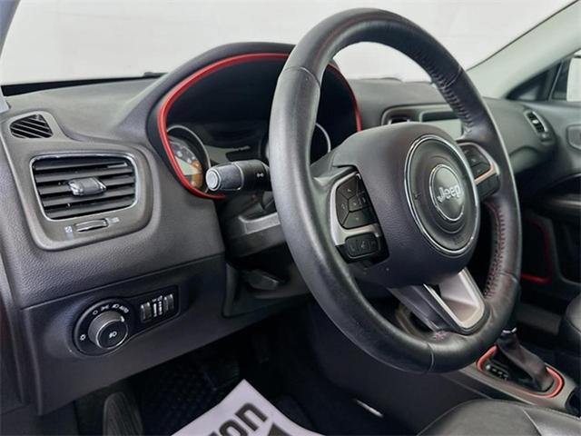 Photo of 2018 Redline Pearlcoat Jeep Compass