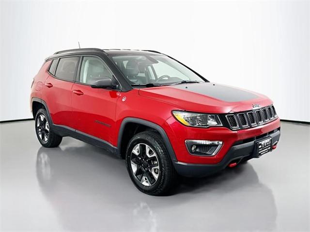 Photo of 2018 Redline Pearlcoat Jeep Compass