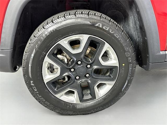 Photo of 2018 Redline Pearlcoat Jeep Compass