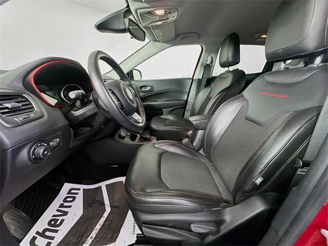 Photo of 2018 Redline Pearlcoat Jeep Compass