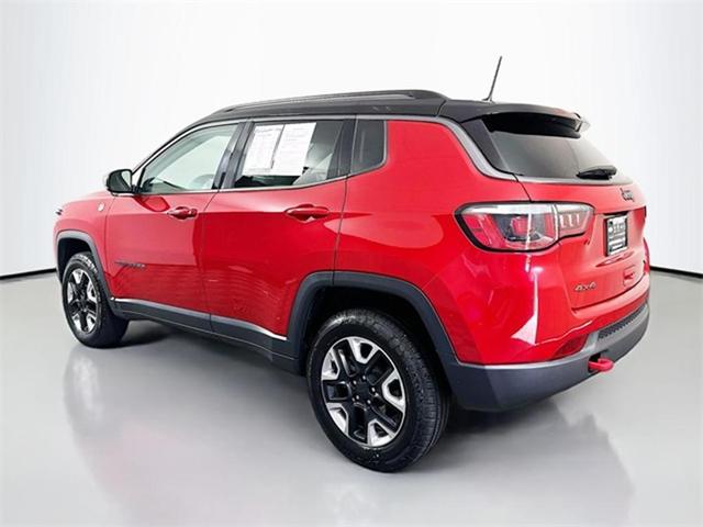 Photo of 2018 Redline Pearlcoat Jeep Compass