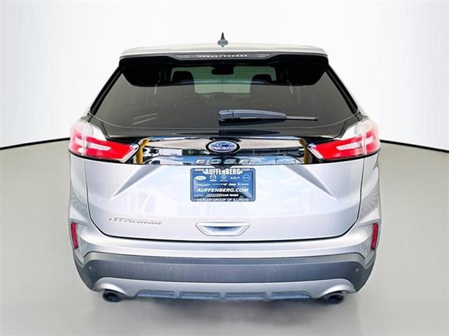 Photo of 2021 Iconic Silver Metallic Ford Edge