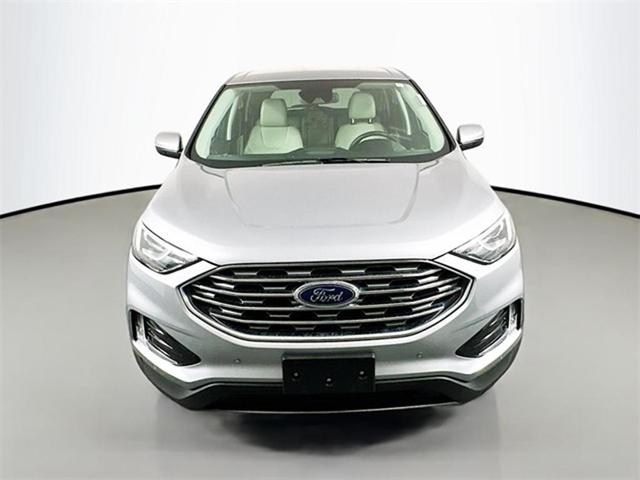 Photo of 2021 Iconic Silver Metallic Ford Edge