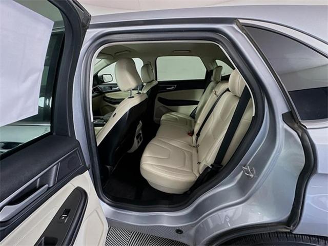Photo of 2021 Iconic Silver Metallic Ford Edge