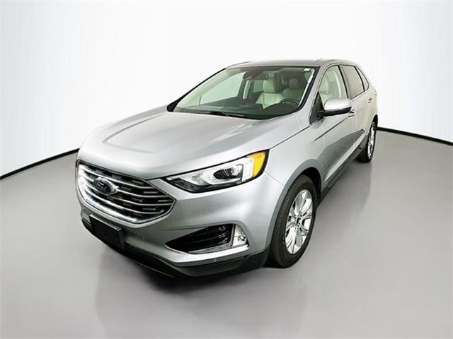 Photo of 2021 Iconic Silver Metallic Ford Edge