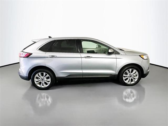 Photo of 2021 Iconic Silver Metallic Ford Edge