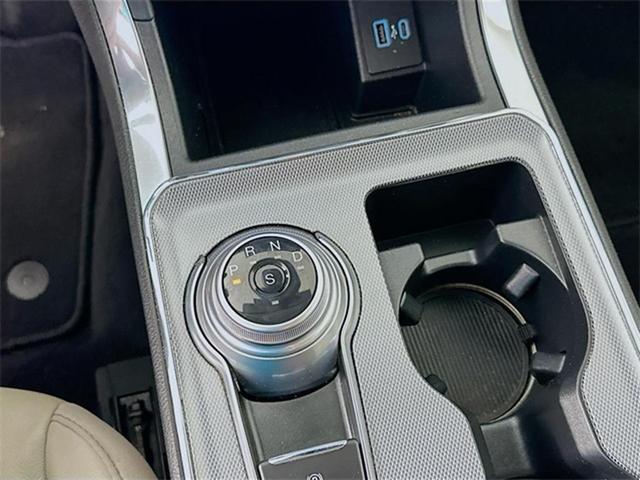 Photo of 2021 Iconic Silver Metallic Ford Edge