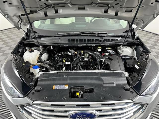 Photo of 2021 Iconic Silver Metallic Ford Edge