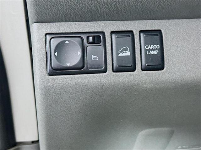 Photo of 2019 Magnetic Black Pearl Nissan Frontier