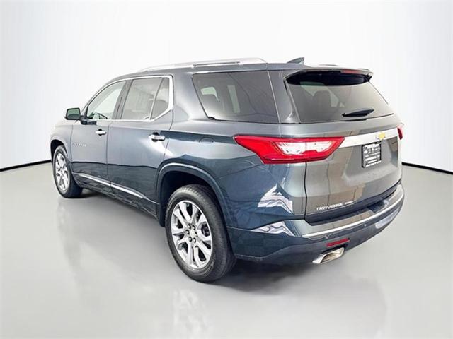 Photo of 2021 Graphite Metallic Chevrolet Traverse