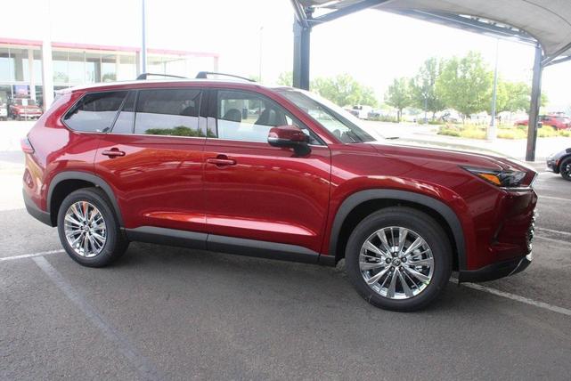 Photo of 2025 Ruby Flare Pearl Toyota Grand Highlander
