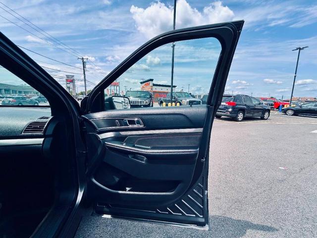 Photo of 2018 Gray Ford Explorer