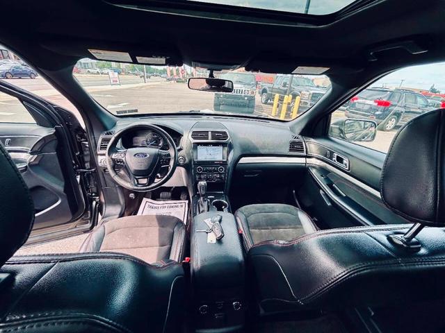 Photo of 2018 Gray Ford Explorer
