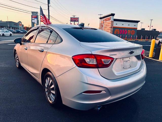 Photo of 2016 Silver Chevrolet Cruze