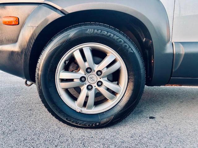 Photo of 2006 Silver Hyundai TUCSON