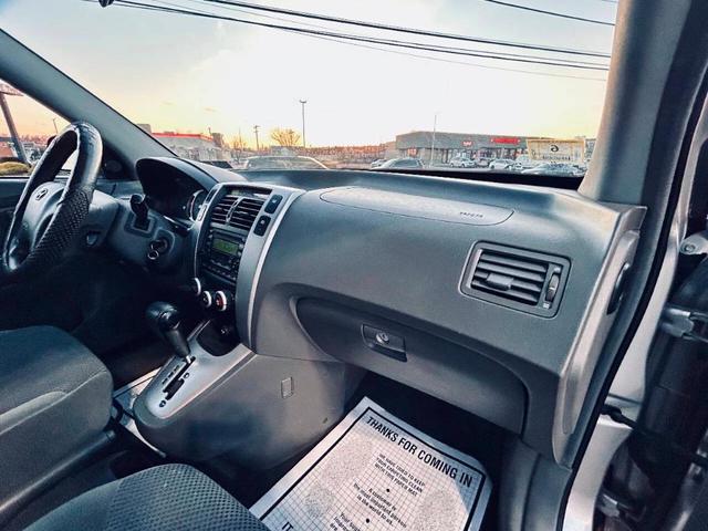 Photo of 2006 Silver Hyundai TUCSON
