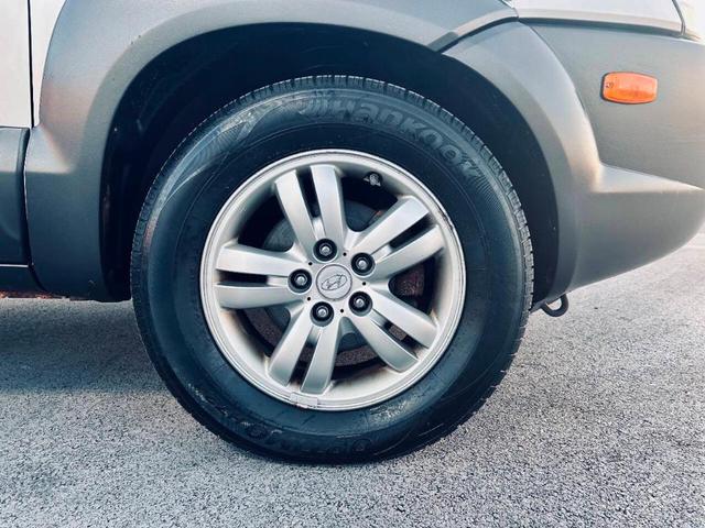 Photo of 2006 Silver Hyundai TUCSON