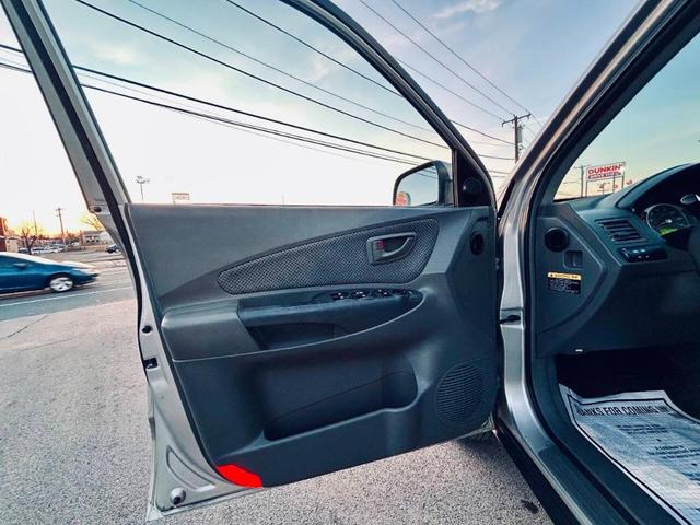 Photo of 2006 Silver Hyundai TUCSON