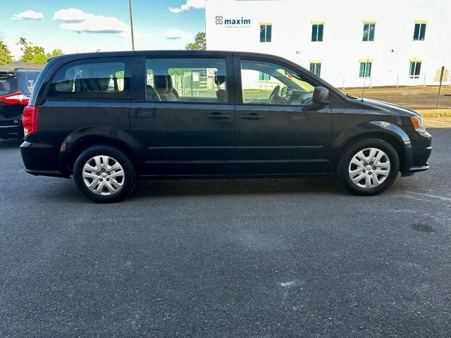 Photo of 2016 Black Dodge Grand Caravan