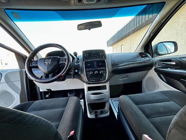 Photo of 2016 Black Dodge Grand Caravan