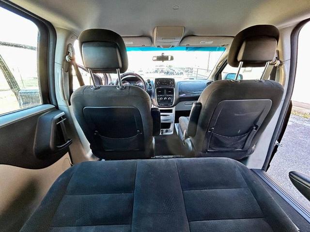 Photo of 2016 Black Dodge Grand Caravan