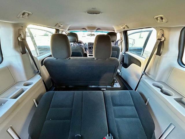Photo of 2016 Black Dodge Grand Caravan