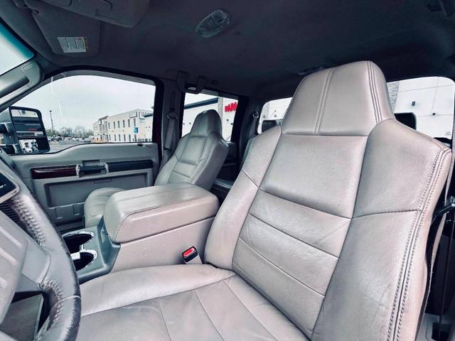 Photo of 2008 Burgundy Ford F-250