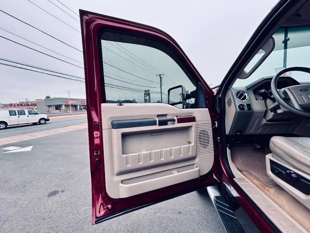 Photo of 2008 Burgundy Ford F-250