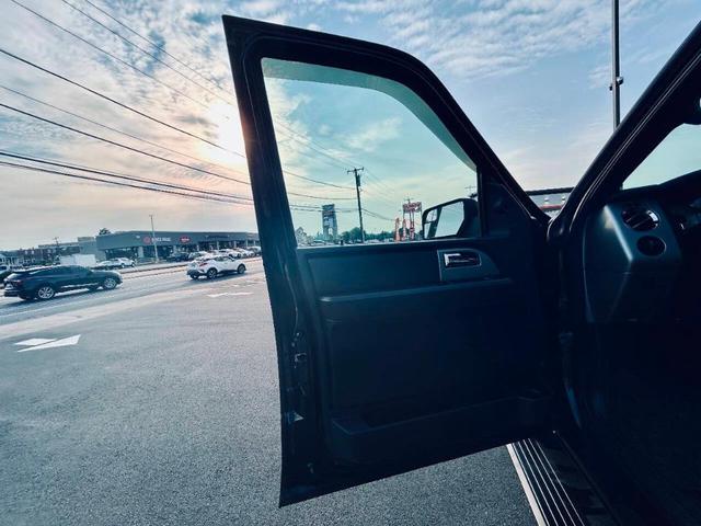 Photo of 2014 Gray Ford Expedition