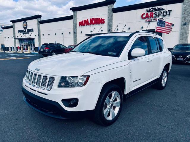 Photo of 2014 White Jeep Compass