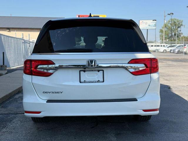 Photo of 2018 White Diamond Pearl Honda Odyssey