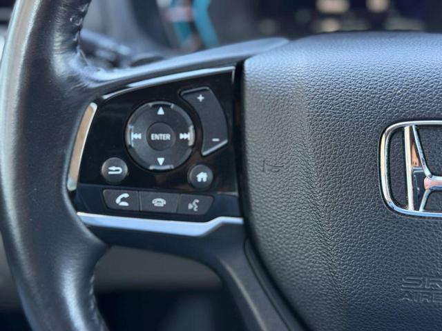 Photo of 2018 White Diamond Pearl Honda Odyssey