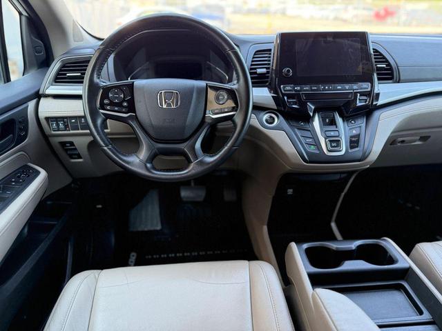 Photo of 2018 White Diamond Pearl Honda Odyssey