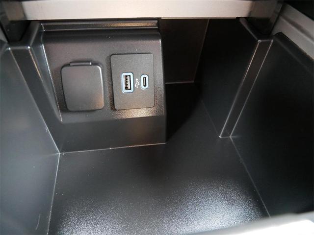 Photo of 2021 Gray Ford Explorer