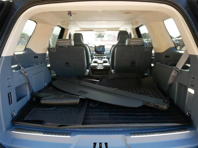 Photo of 2020 White Lincoln Navigator