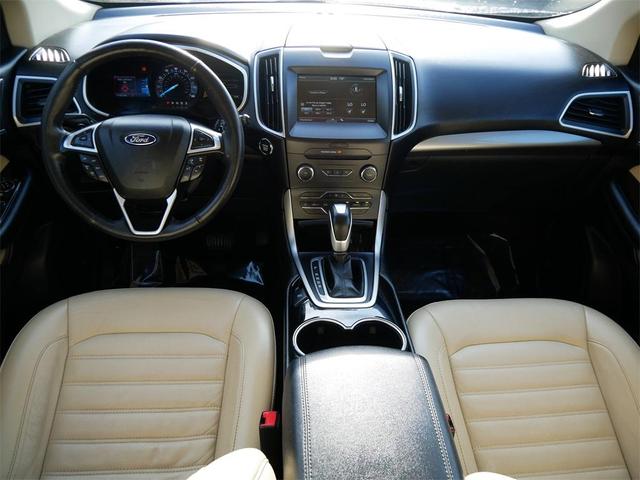 Photo of 2015 Tuxedo Black Metallic Ford Edge