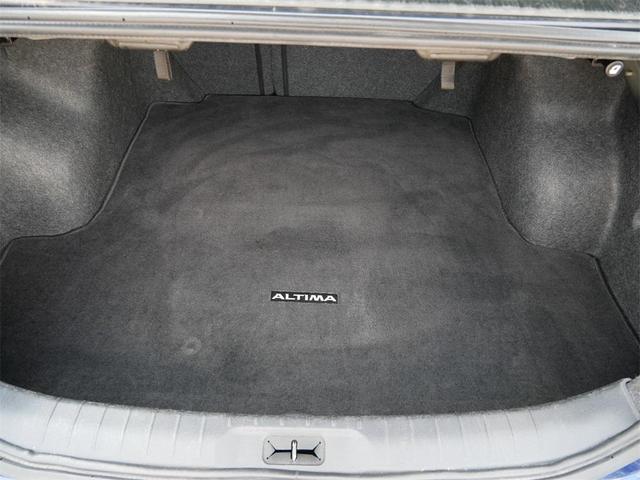 Photo of 2022 Deep Blue Pearl Nissan Altima