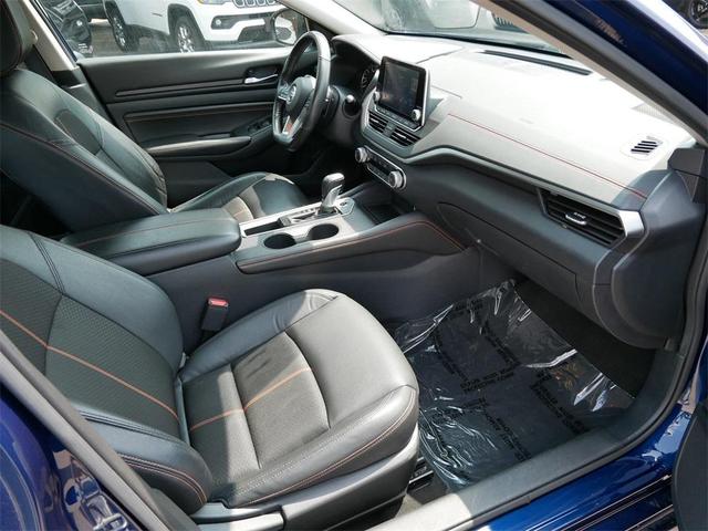 Photo of 2022 Deep Blue Pearl Nissan Altima