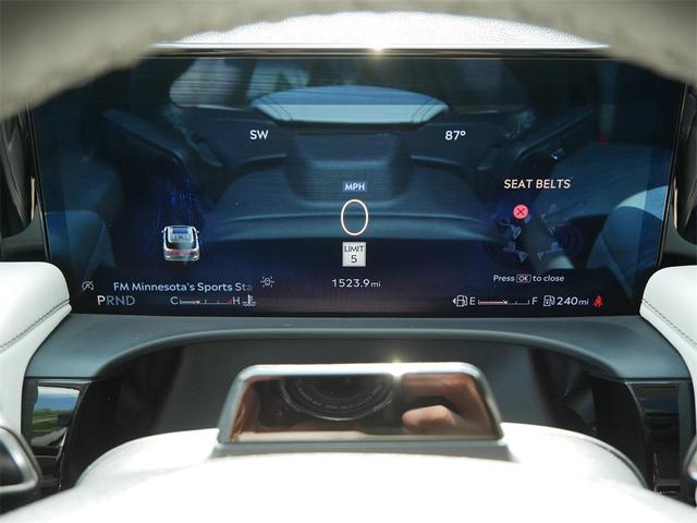 Photo of 2025 White Metallic Lincoln Aviator