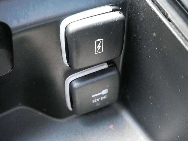 Photo of 2022 Granite Crystal Clearcoat Metallic Chrysler Pacifica