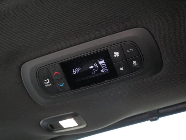 Photo of 2022 Granite Crystal Clearcoat Metallic Chrysler Pacifica