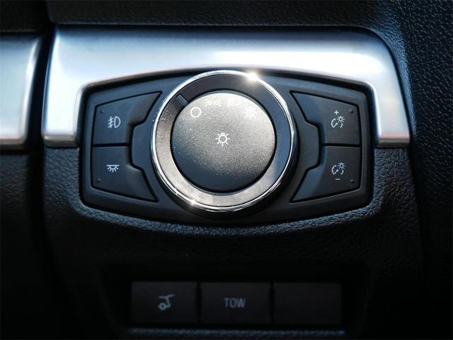 Photo of 2018 Shadow Black Ford Explorer