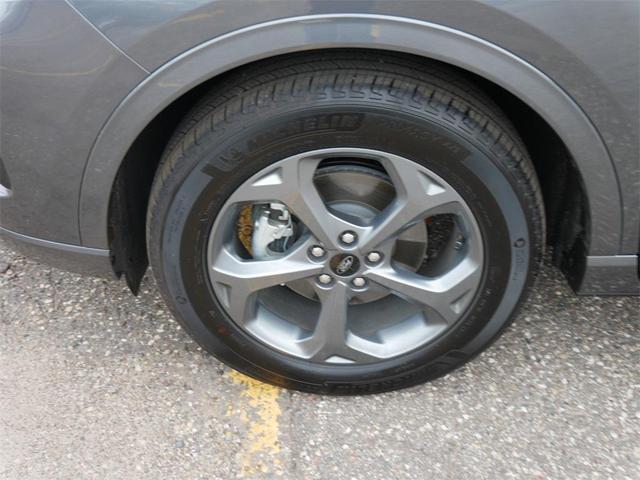 Photo of 2023 Carbonized Gray Metallic Ford Escape