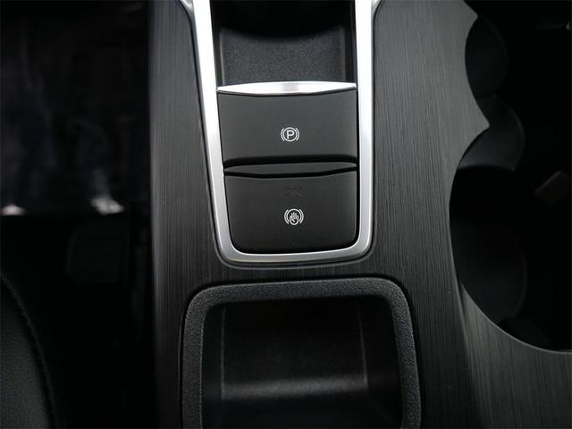 Photo of 2023 Carbonized Gray Metallic Ford Escape