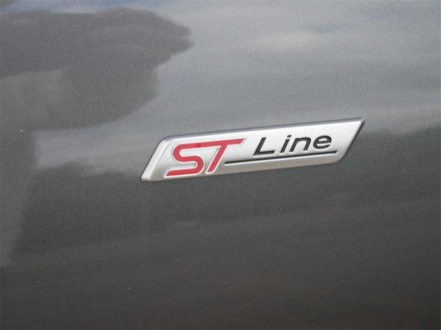 Photo of 2023 Carbonized Gray Metallic Ford Escape